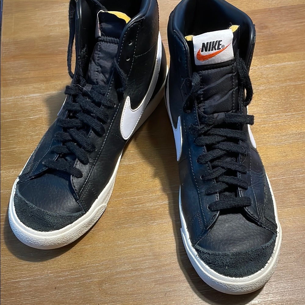 Nike Men's Black High-Top Mid Blazers